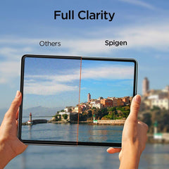 TVRDENÉ SKLO SPIGEN GLAS.TR SLIM IPAD AIR 10.9 4 / 5 / 6 / 2020-2024 / PRO 11 2 / 3 / 4 / 2020-2022 CLEAR
